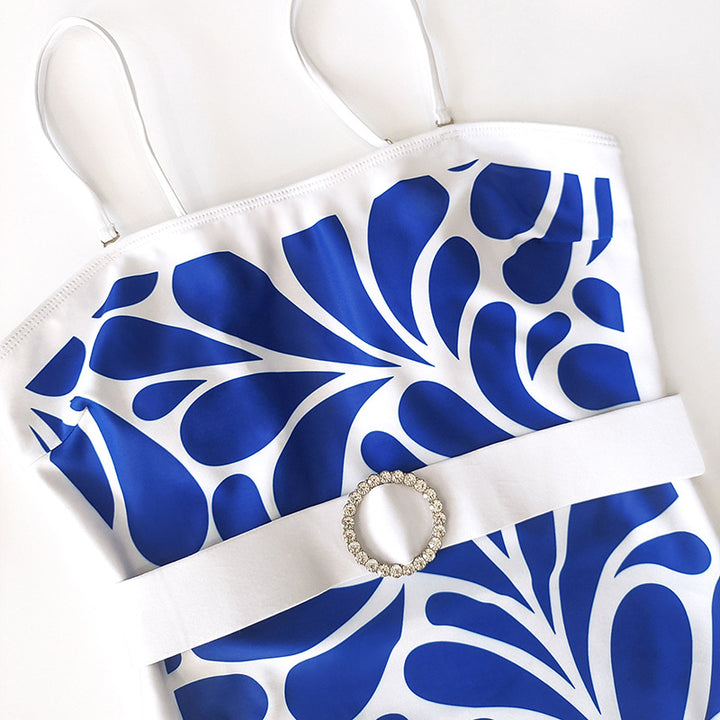 Women's beach dress with elegant floral design and casual cut Mune Fashion