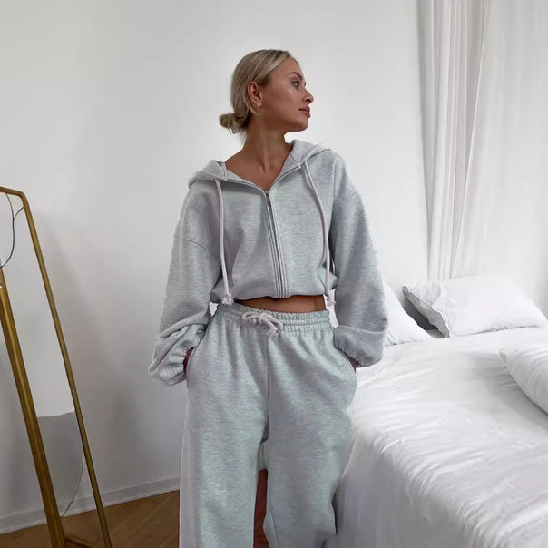 Women short zip hoodie set with high-waisted wide-leg jogging pants made of French terry Mune Fashion