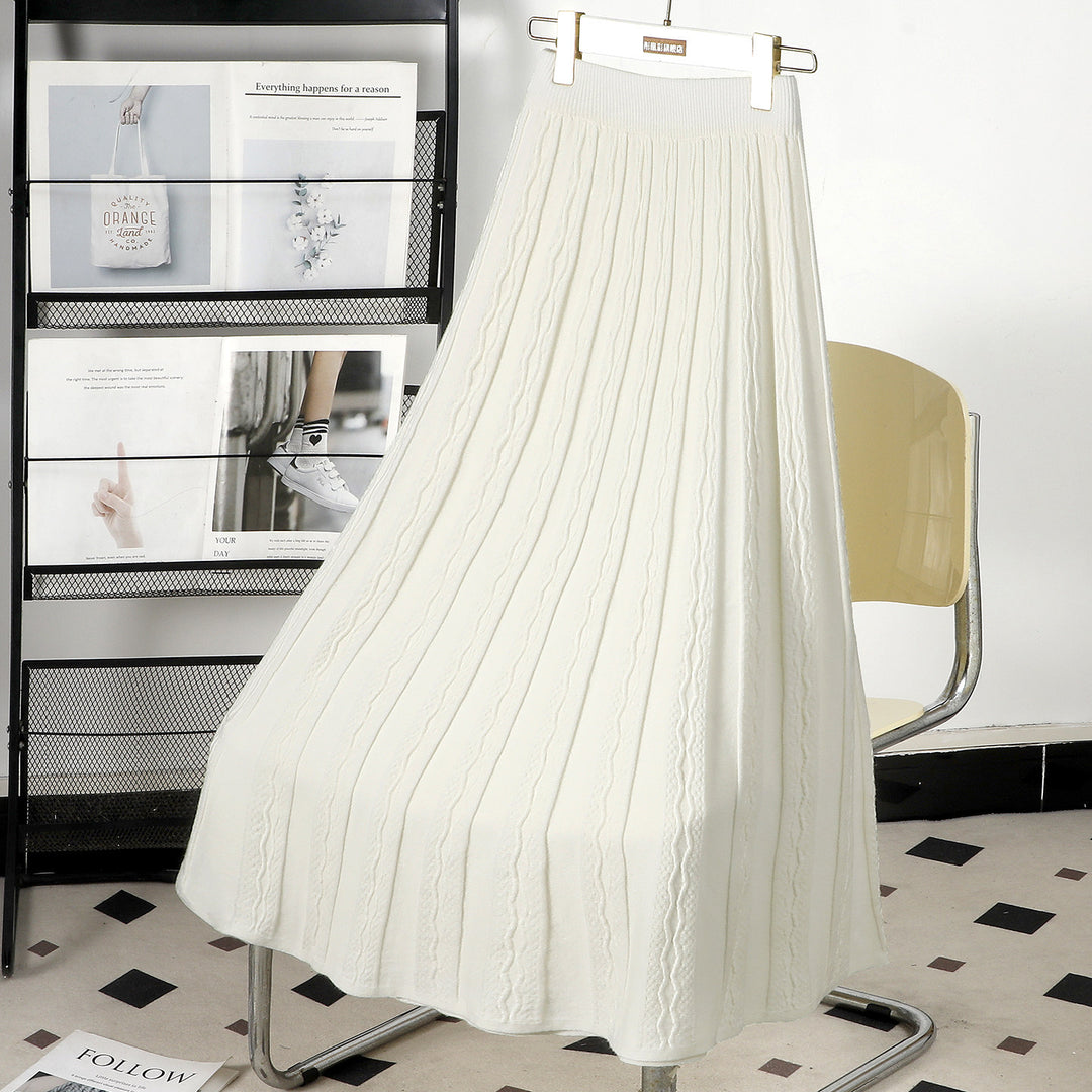 Ladies Pleated Maxi Skirt with Graphic Cable Pattern Mune Fashion
