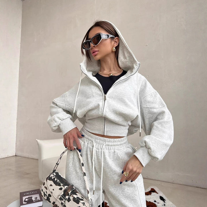 Ladies Two-Piece Loungewear Set with Short Zip Hoodie and High-Waisted Wide Jogging Pants Mune Fashion
