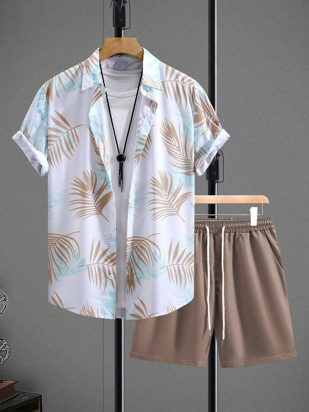 Men's vacation set with short-sleeved lapel shirt in palm print and elastic drawstring bermuda Mune Fashion