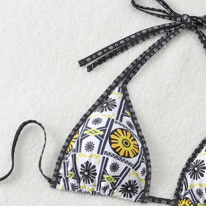 Women's Triangle Bikini with Modern Geometric Pattern Mune Fashion