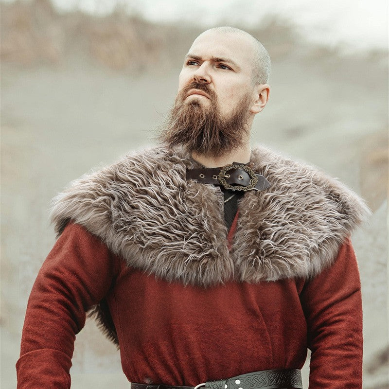 Men's Short Faux Fur Shoulder Cape in Medieval Style with Decorative Closure Mune Fashion