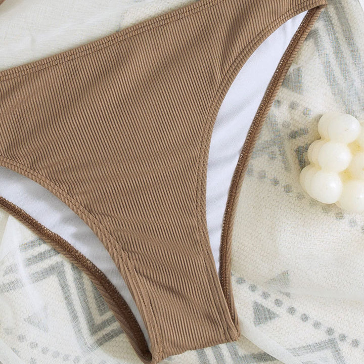 Women’s triangle bikini with innovative cut and high wearing comfort Mune Fashion