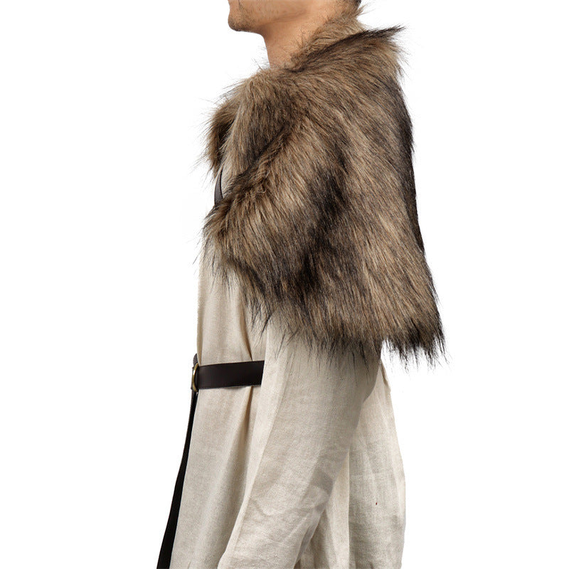 Men's Viking-inspired shoulder cape made of soft faux fur with adjustable leather straps Mune Fashion