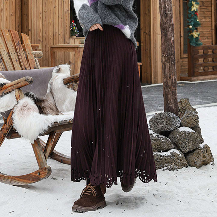 Women's pleated midi skirt with fine pleats, elasticated waistband and floral laser-cut hem Mune Fashion