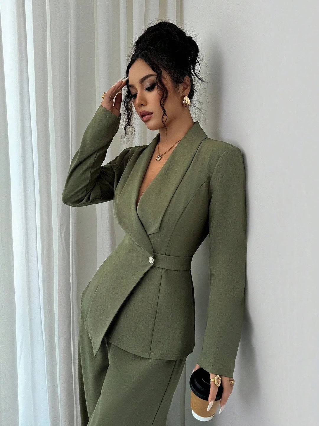 Women's tailored business blazer with shawl collar, belt waist and single-button closure Mune Fashion