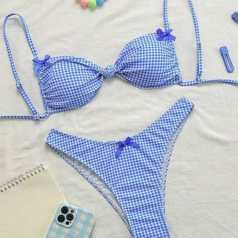 Women's bikini set with ruffle details and adjustable straps Mune Fashion
