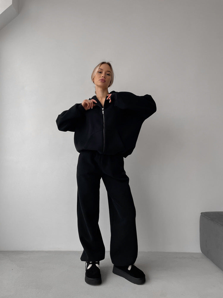 Women's Loungewear Set Mune Fashion: Oversized Zip Hoodie with Hood and Wide High-Waist Sweatpant made of Soft Fleece