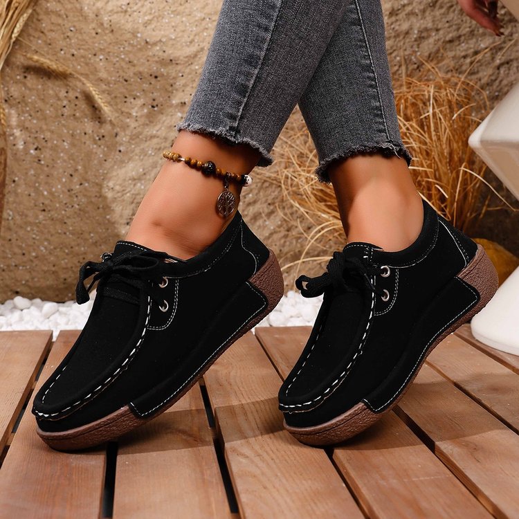 Women moccasin-style platform sneakers with suede texture, decorative hand stitching and cushioning profile sole Mune Fashion