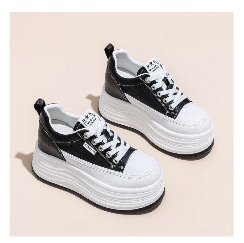 Women Platform Sneaker with elegant silhouette and cushioning sole Mune Fashion