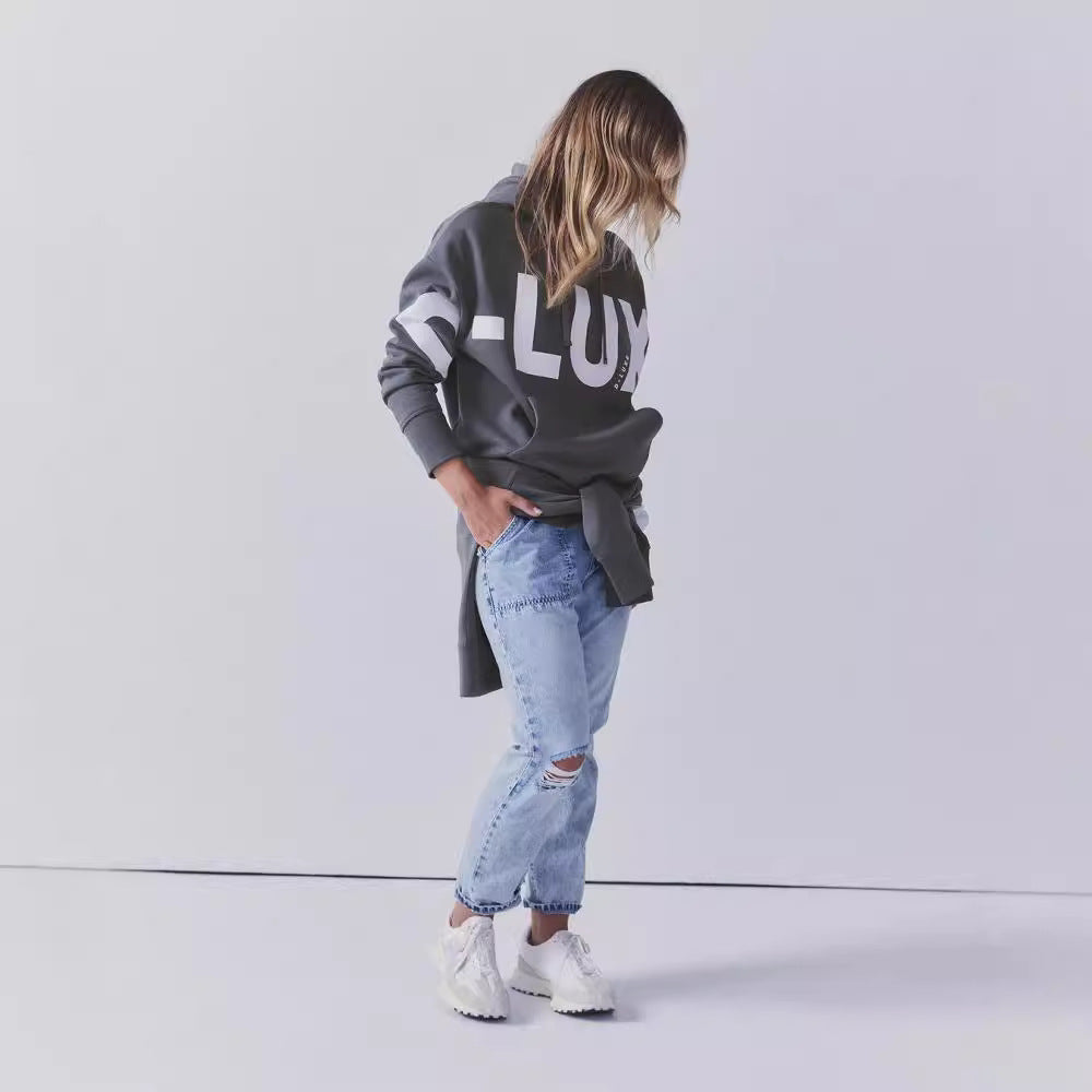 Women's Oversized Hoodie with distinctive logo print, kangaroo pocket and side slits Mune Fashion