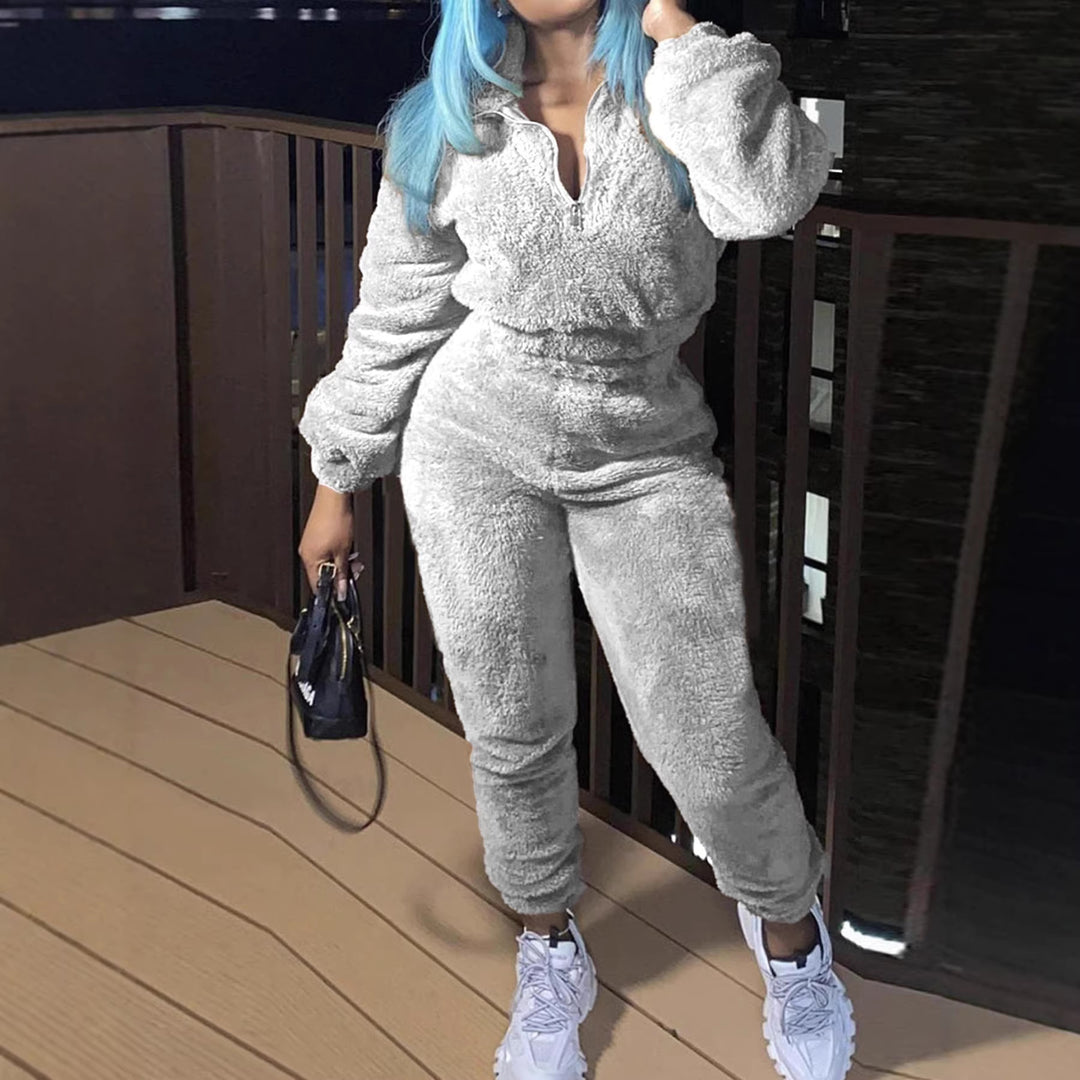 Women's cozy teddy lounge set with half zip and high-waist jogger Mune Fashion
