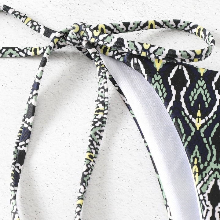 Ladies triangle bikini with playful knot design Mune Fashion