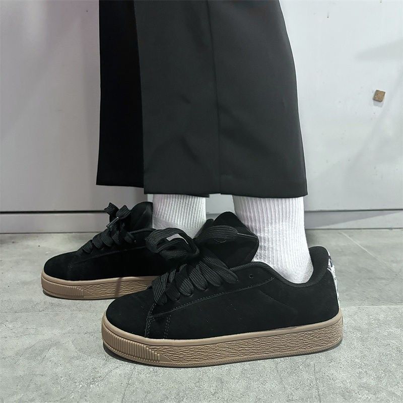 Women's Lifestyle Sneakers with thick rubber sole and soft suede upper Mune Fashion