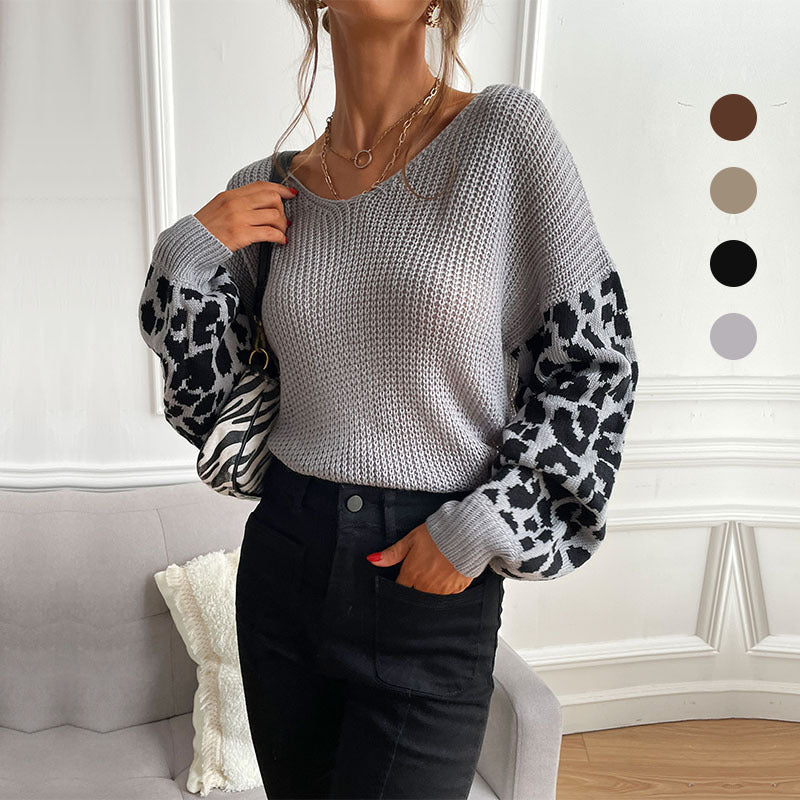 Women's Oversize Knitted Sweater with Balloon Sleeves and Animal Jacquard Pattern