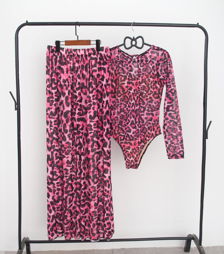 Ladies fashionable bathing outfit with long-sleeved top and casual pants Mune Fashion