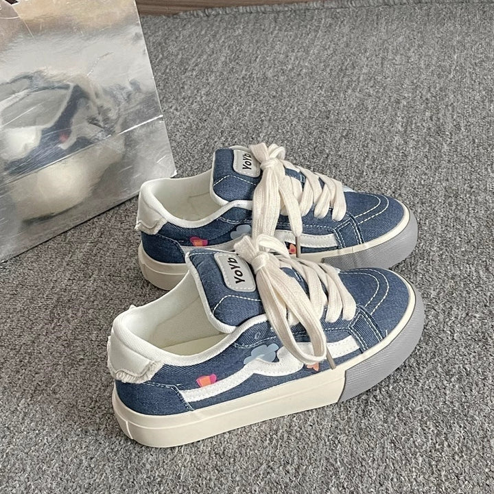 Ladies trendy Sneaker Mune Fashion