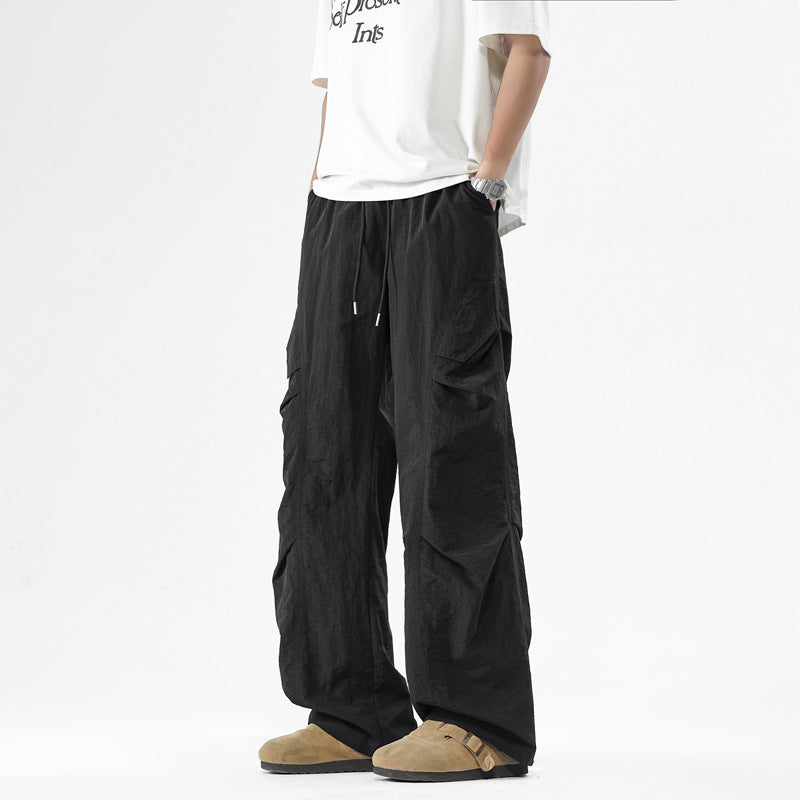 Men's cargo pants with practical side pocket design