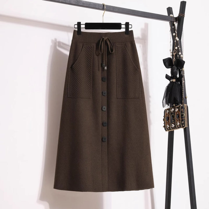 Ladies Elegant Midi Skirt with Practical Pockets and Button Details Mune Fashion