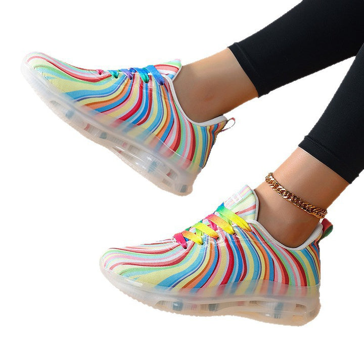 Women's lightweight patterned sneakers with elastic canvas upper, padded heel support and segmented flex sole Mune Fashion