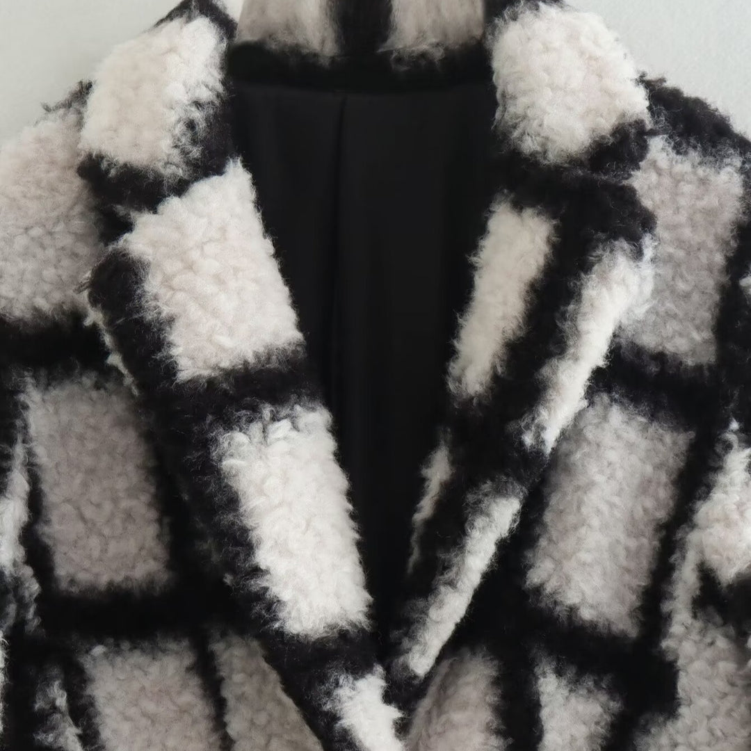 Women's Tailored Teddy Coat with Check Pattern and Lapel Collar Mune Fashion