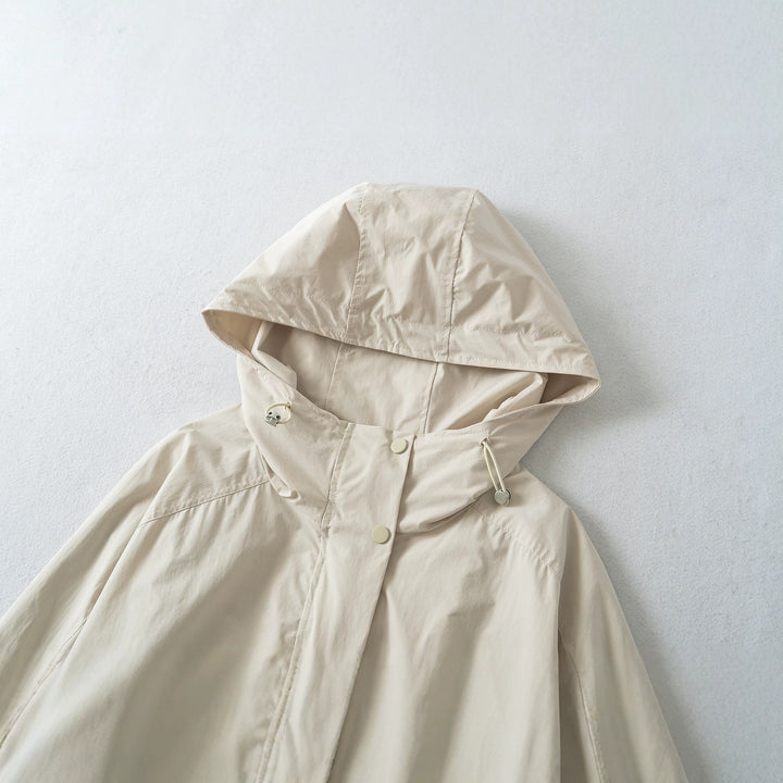Women's short jacket with hood, drawstring, kangaroo pockets, and elastic waistband Mune Fashion