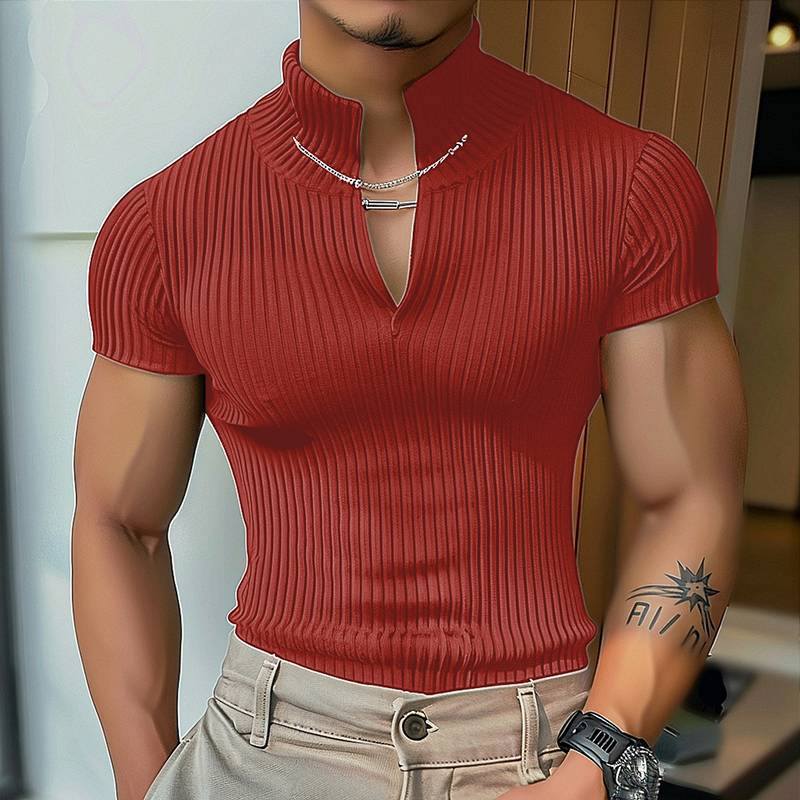 Women's slightly ribbed short-sleeve top with stand-up collar, V-neck and decorative chain Mune Fashion