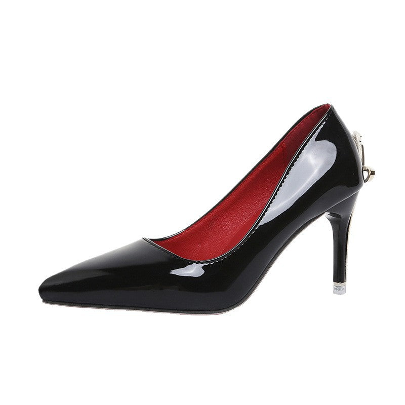 Women extravagant patent pumps with dagger-shaped metal heel Mune Fashion