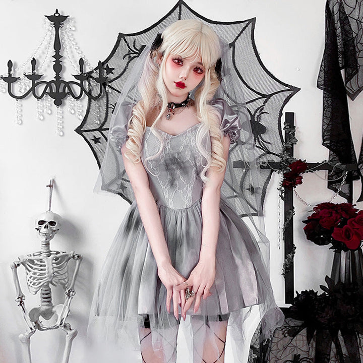 Women Gothic Wedding Dress with Tulle and Lace Decorations Mune Fashion
