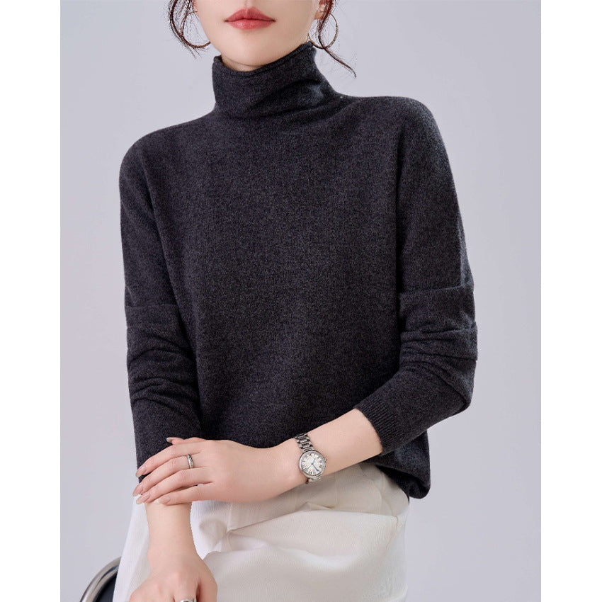 Women's fine turtleneck sweater made of cashmere blend with slim silhouette Mune Fashion