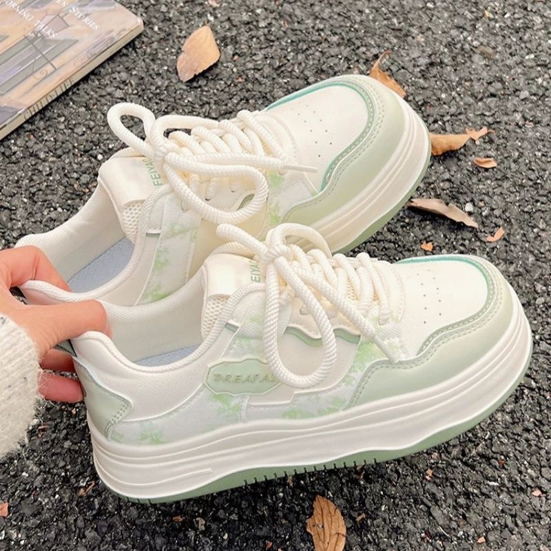 Women's Voluminous Platform Sneakers in Retro City Style with Subtle Marbling and Cushioned Wedge Sole Mune Fashion