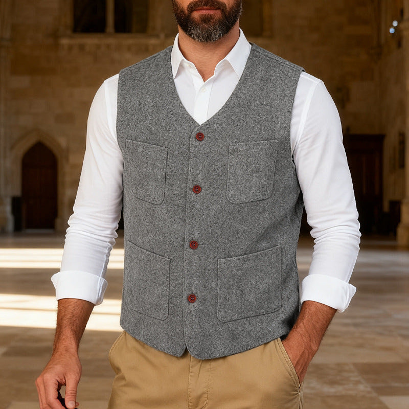 Men's wool vest with V-neck and patch pockets Mune Fashion