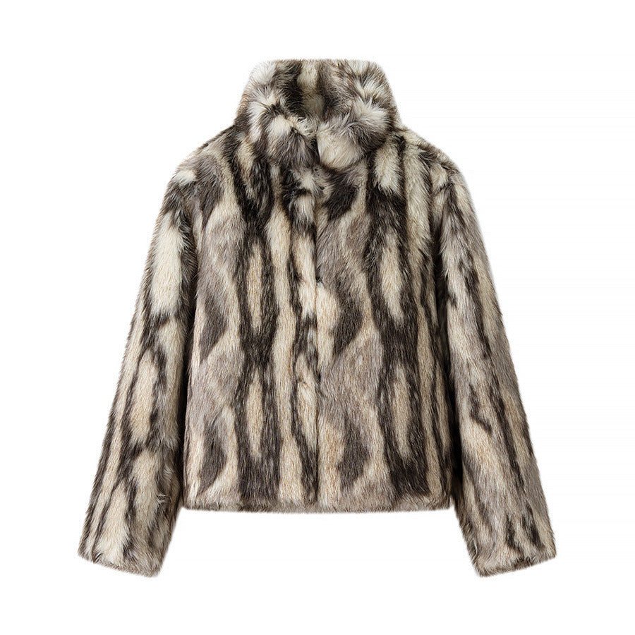 Women Short Faux Fur Jacket with Voluminous Fur Look, Boxy Silhouette and Insert Pockets Mune Fashion