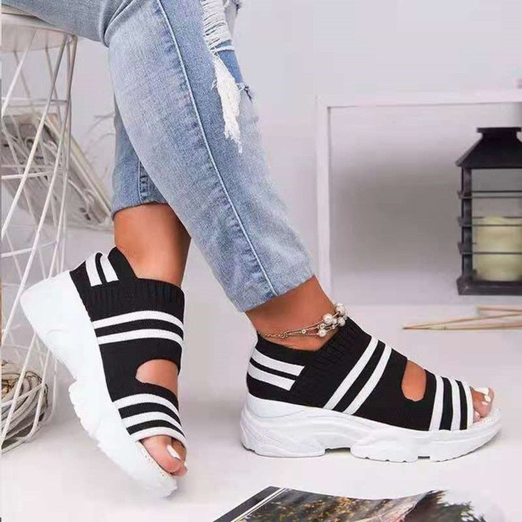 Women's knitted slippers with open toe area, breathable stretch upper material and lightweight comfort sole Mune Fashion