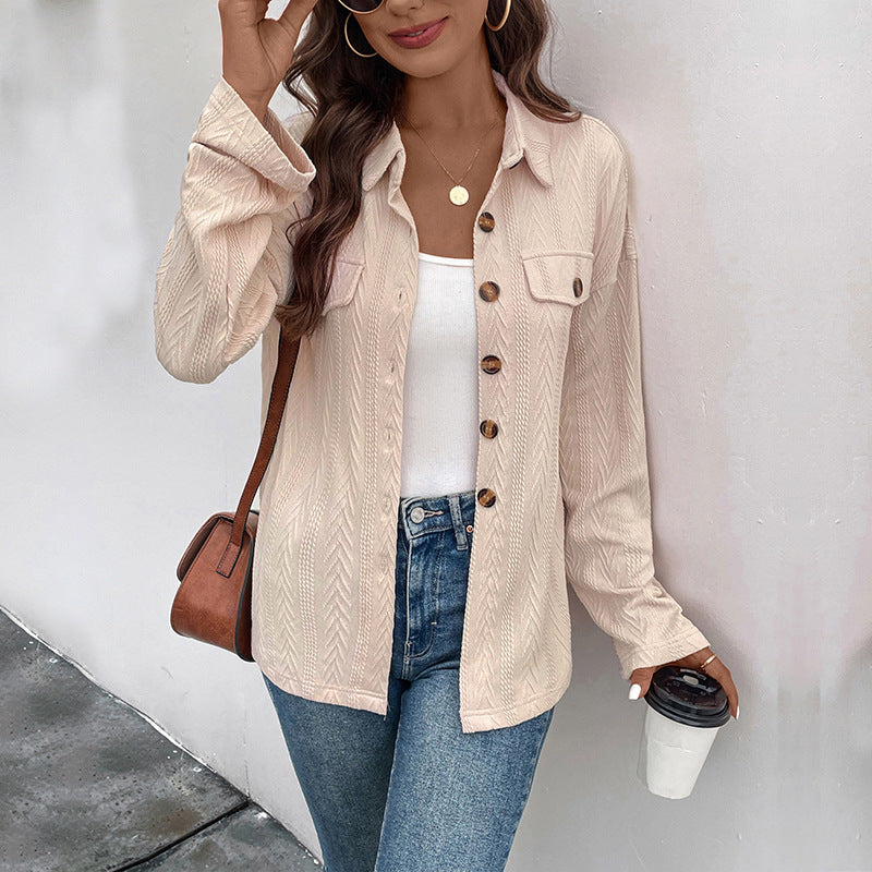 Women Lightweight Structured Shirt Jacket with Breast Pockets and Horn Look Buttons Mune Fashion