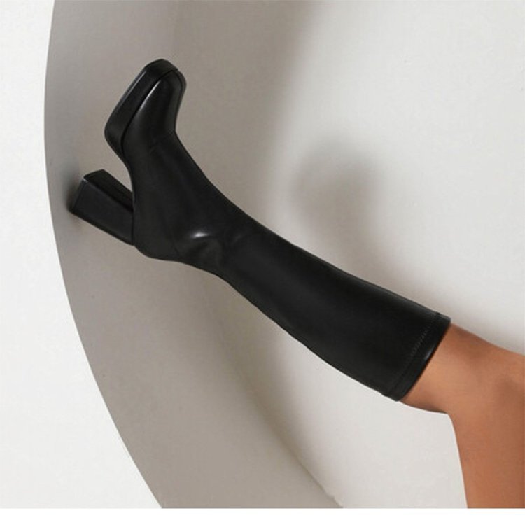 Women's knee-high plateau boots with chunky block heel and high-gloss patent look Mune Fashion