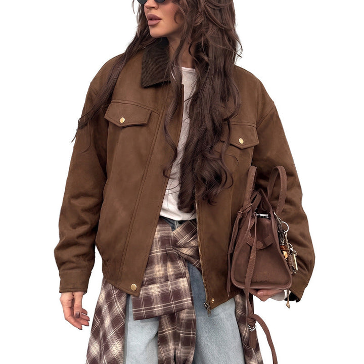 Women's short jacket made of faux suede with corduroy collar, zipper & flap pockets.