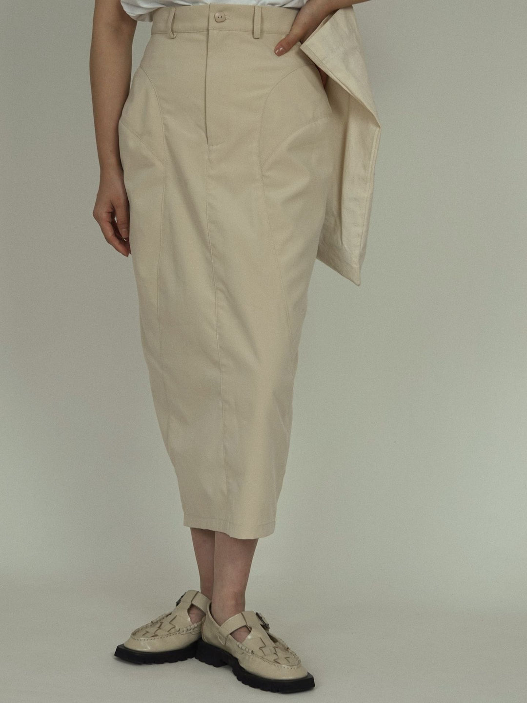 Ladies Elegant Midi Skirt with Innovative Cut Mune Fashion