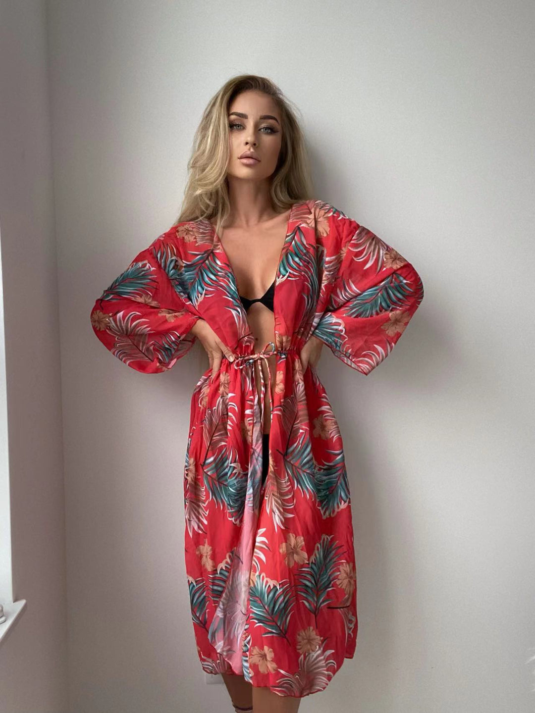 Ladies airy beach kimono with floral motifs Mune Fashion