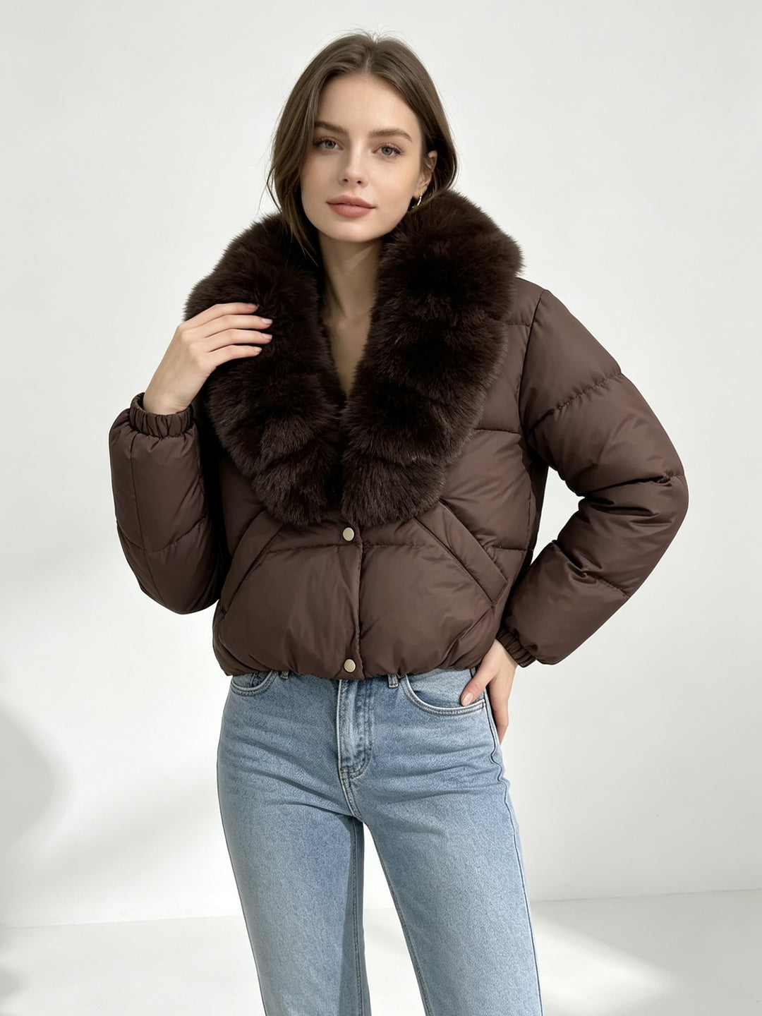 Women's cropped padded jacket with extra voluminous faux fur shawl collar and elastic cuffs Mune Fashion