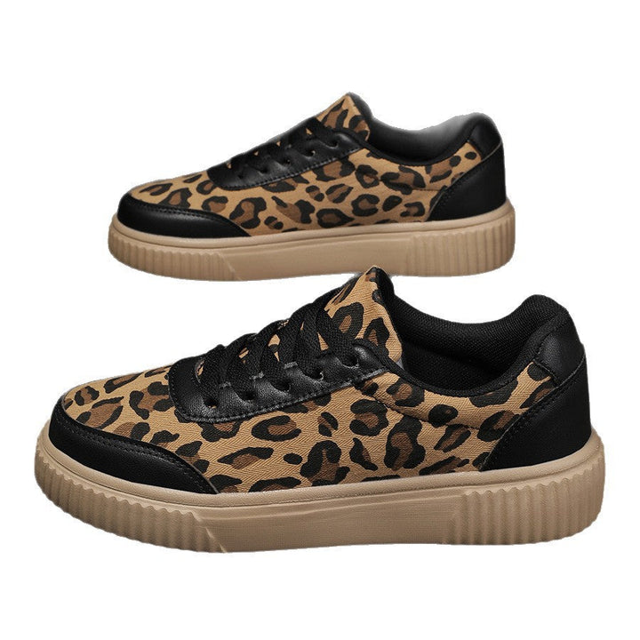 Ladies sneaker in trendy leopard pattern with comfortable cushioning Mune Fashion