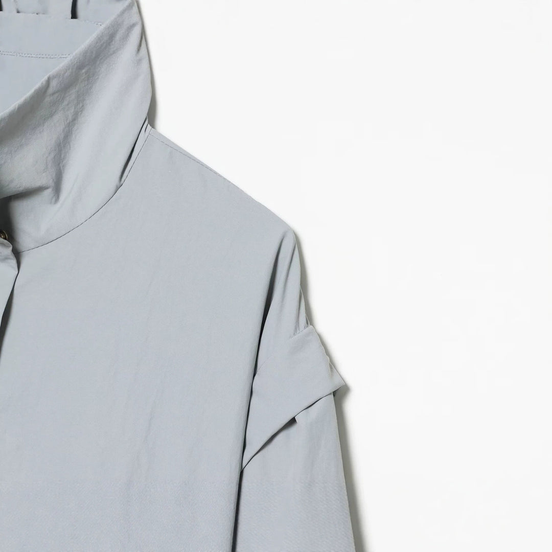Women Light Cropped Blouson with High Stand-Up Collar and Concealed Front Drune