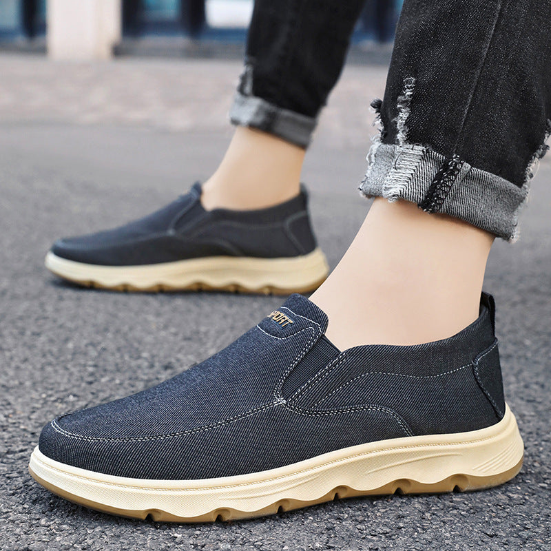 Men's light slip-on canvas sneakers with elastic entry, padded insole, and profiled non-slip rubber outsole Mune Fashion
