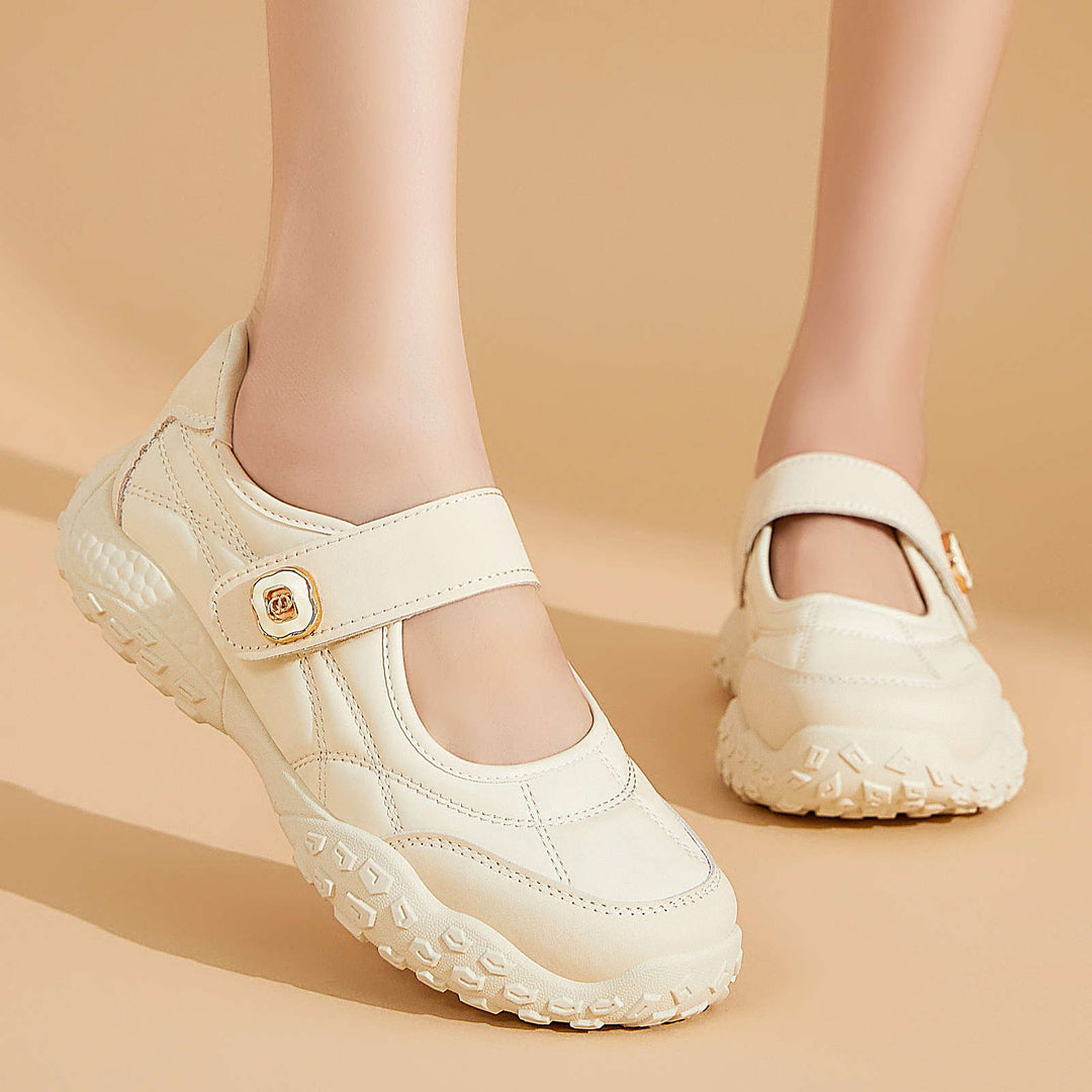 Women's sporty Mary-Jane casual shoe with adjustable hook and loop, padded ankle collar, and profiled outdoor running sole system Mune Fashion