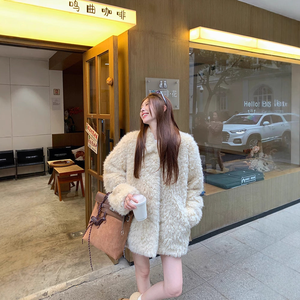 Women's Oversized Faux Fur Coat with Teddy Look, Stand Collar and Pockets Mune Fashion