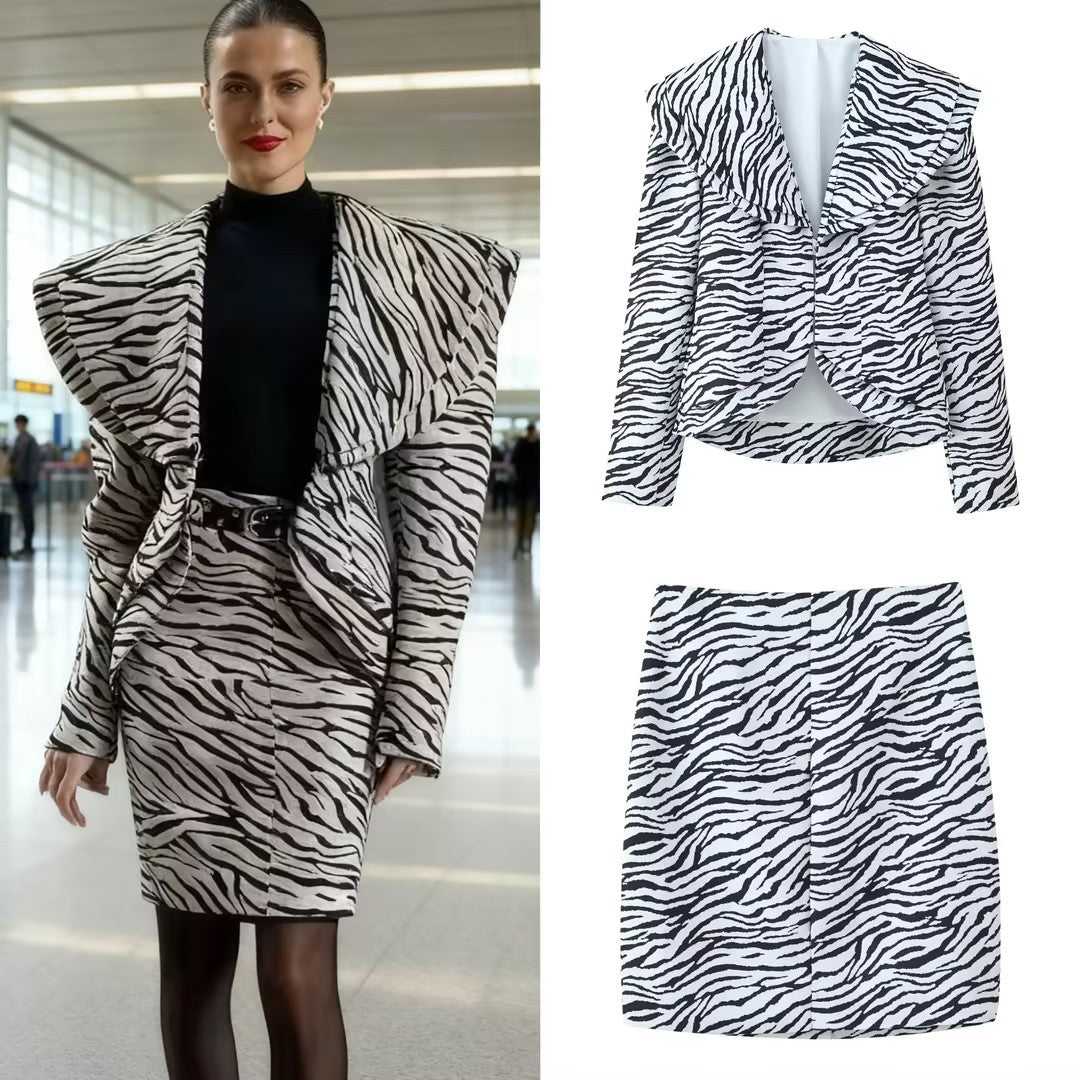Women's Short Blazer with Oversized Shawl Collar and Zebra Print Mune Fashion