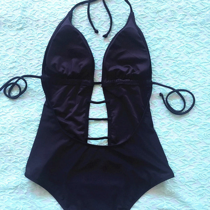 Ladies one-piece swimsuit with seductive cut-outs Mune Fashion