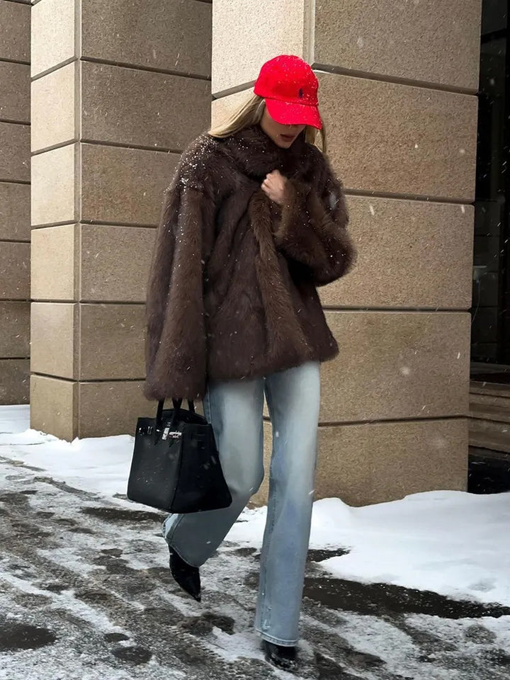 Women's Short Cut Faux Fur Coat with Boxy Silhouette and Stand Collar Mune Fashion
