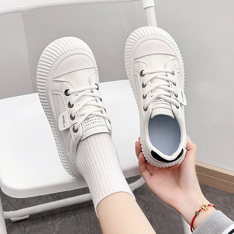 Women fashionable sneakers with sporty design and slip-resistant rubber sole Mune Fashion